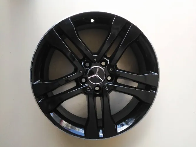 Jogos Rodas Esportiva BMW M3 5x120 18x8 34 Preta Diamantada Seminova JG24