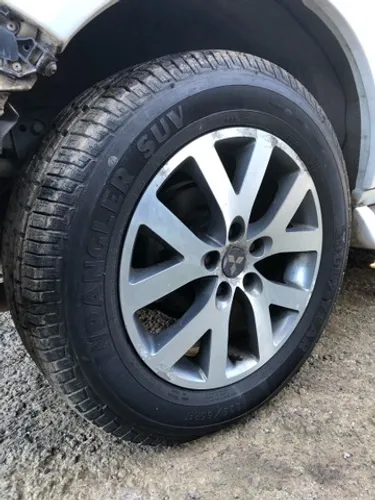 Rodas Pajero tr4 2015 aro 17 pneus novo 