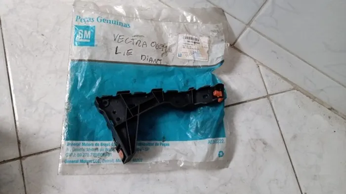 Guia Suporte Parachoque dianteiro Vectra 2006 / 2011 lado esquerdo