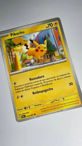 Pikachu (018/091) - Destinos de Paldea - Pokemon TCG card - card comum