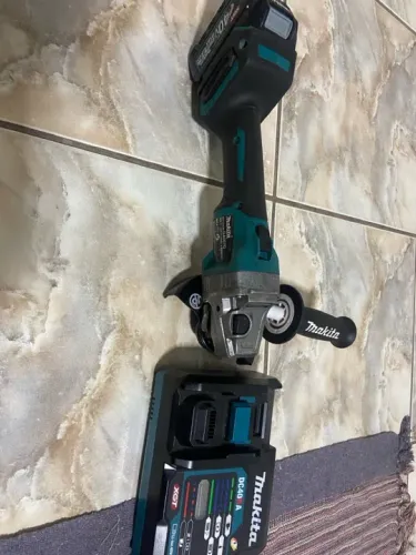 Esmerilhadeira makita 40v ga007g