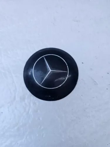 Caminhao mercedes LP 321 bicuda emblema botao aro buzina volante novo original 