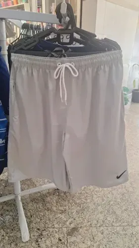 Bermuda poliéster e elastano