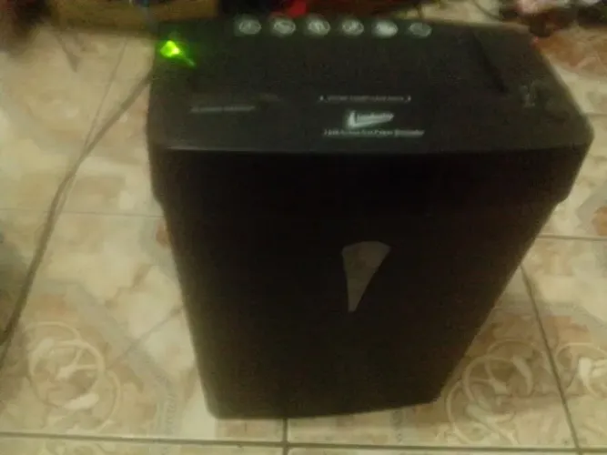 Fragmentadora de papeis Leadership 7346 usada ótima 220 volts
