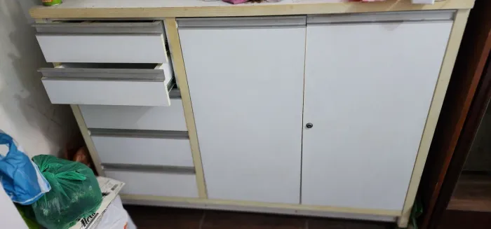 Armário de Escritório Branco em Ótimo Estado!