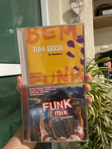 CDs Funk Brasil e Funk Mix DJ Marlboro