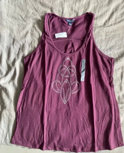 Regata feminina Banana Republic vinho com bordado