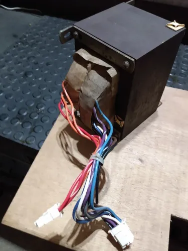 transformador  com saida de 24v e 120v