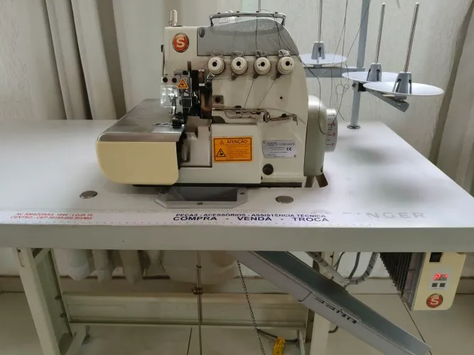 Máquina de Costura Singer Overloque Original 4 fios