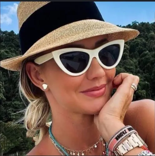 Vendo Óculos de Sol marca Céline modelo gatinho