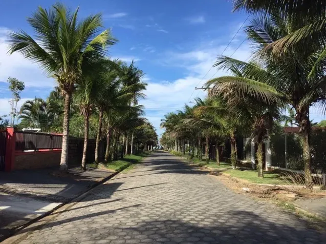 Ubatuba- Feriado 01de maio para até 10 pessoas  