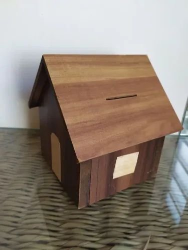 Cofre Casa de madeira ( mdf)