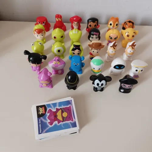 Coleção de gogos com figurinhas