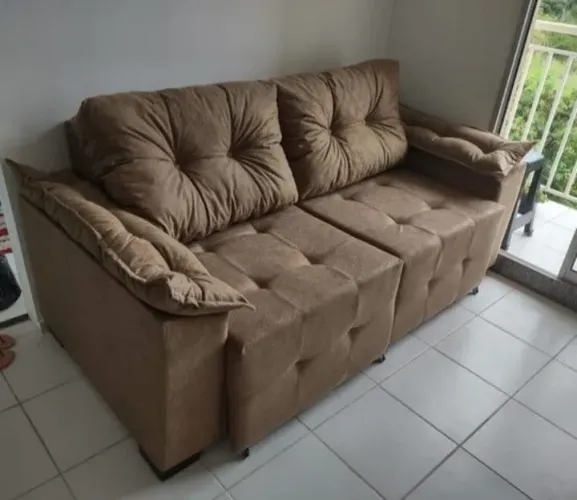Oferta do dia ! Sofá retrátil com almofadas nos braços!
