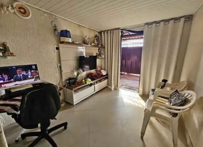 Vende-se casa no castanheira KF