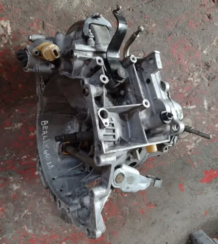 Câmbio Caixa marcha Citroen berlingo 1.8 8v ano 1999 A 2002 original 