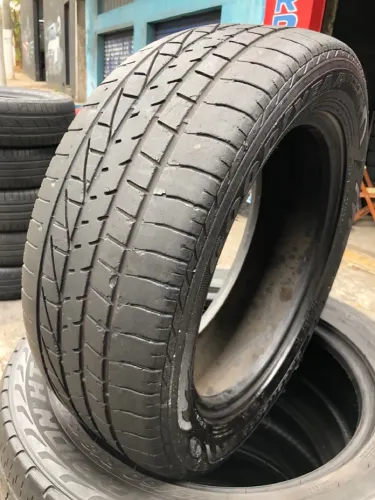 Pneu 205/55/16 Goodyear por 200$ seminovo