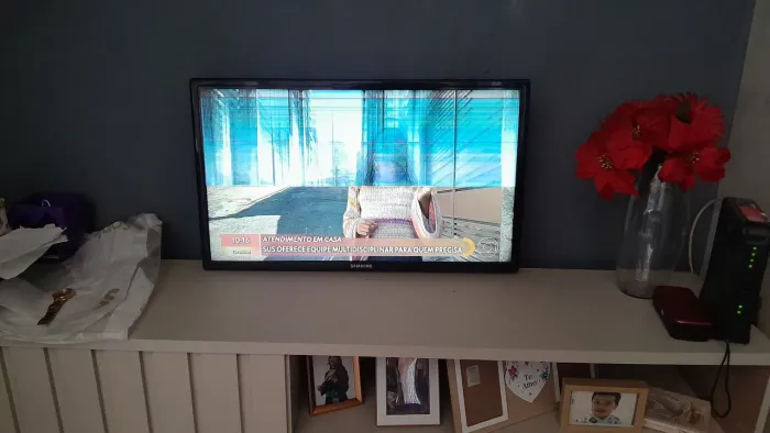TV Samsung com tela danificada