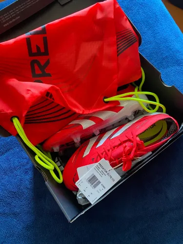 Chuteira Adidas Predator 40