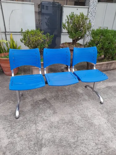 Conjunto de 3 Cadeiras para espera - Semi nova