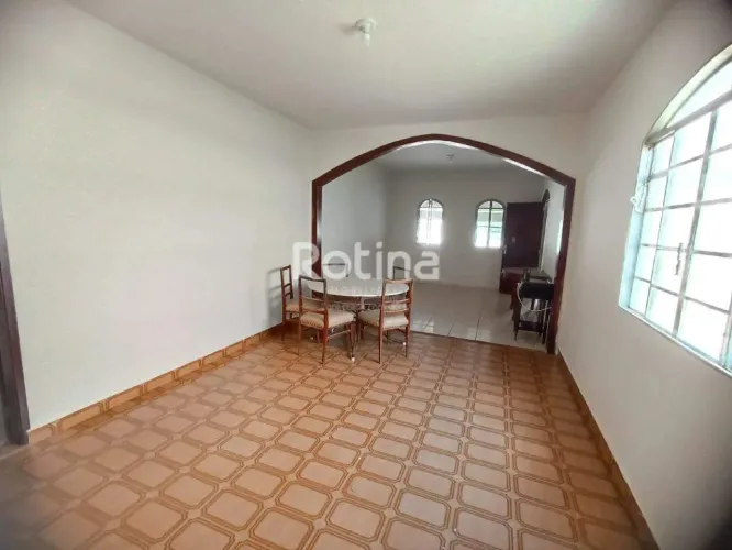 Casa à venda, 3 quartos, Santa Mônica - Uberlândia/MG - Rotina Imobiliária