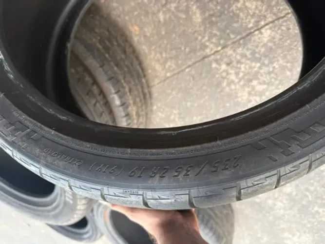 Pneu 235/35/19 Michelin