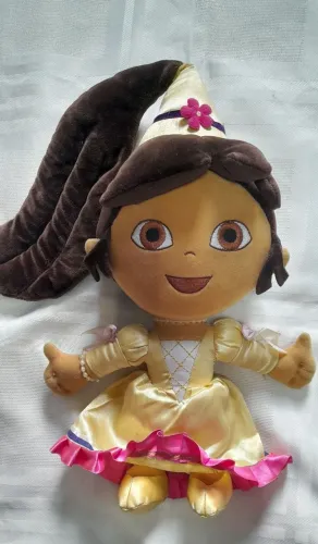 Boneca Dora A Aventureira Princesa - Pelúcia