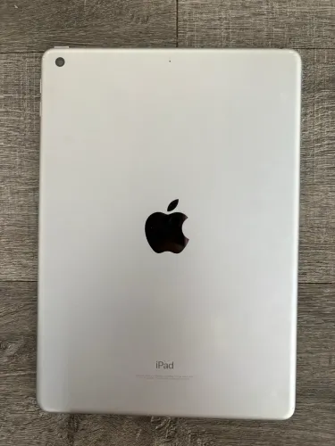 Apple IPad 5th - 32Gb - prata