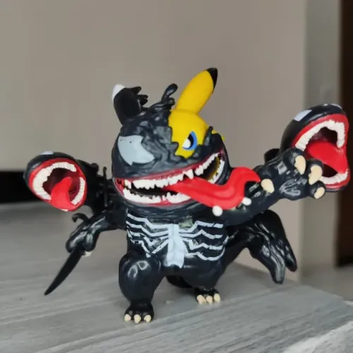 Pikachu Venom entre Marvel e pokemon action figure de coleção 4,3cm