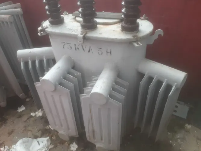 Transformador trifásico 