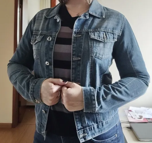 Jaqueta Jeans Feminina - Perfeita para qualquer ocasião!