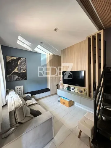 Casa em condomínio à venda em Campinas-SP, bairro Santa Cândida, 2 suítes, 2 salas, 3 banh