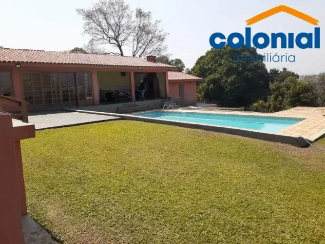 CHÁCARA NO BOM JARDIM COM 5000M² CASA TÉRREA, COM 3 DORMITÓRIOS 1 SUÍTE PISCINA POMAR HORT