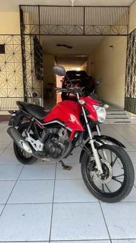 VENDO OU TROCO TITAN 160 APENAS 40MIL KM 
