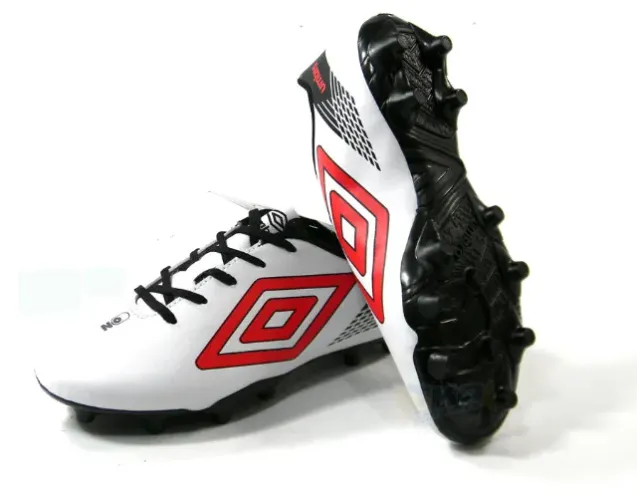 Chuteira Umbro ON Campo bco/pto/vrm ADULTO