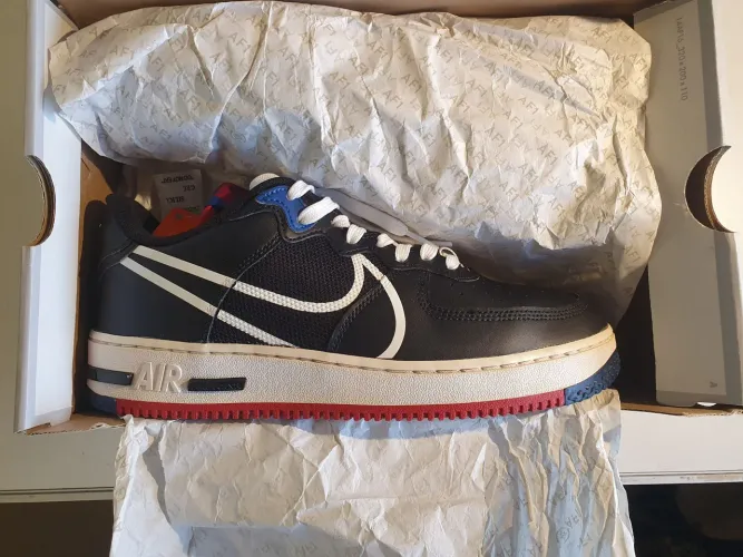 TÊNIS NIKE AIR FORCE 1 REACT MASCULINO - CAIXA