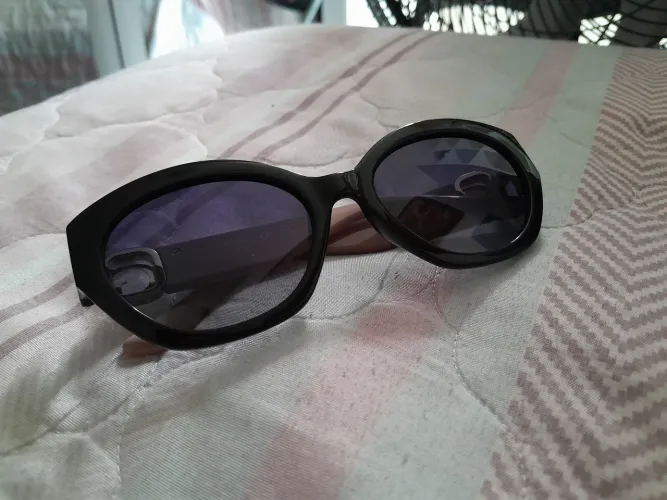 Óculos de sol feminino Guess