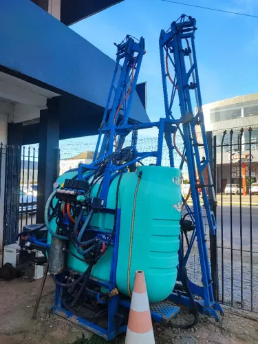 Pulverizador agrícola 800 litros Kuhn