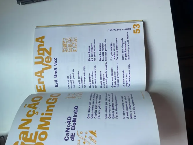 Livro infantil - Canção de Domingo - Era Uma Vez
