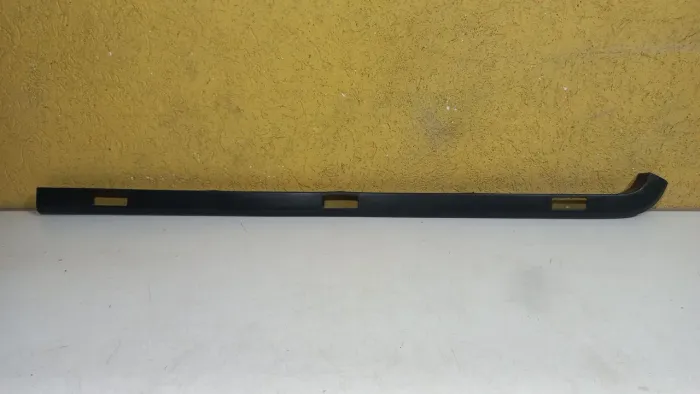 Moldura lateral esquerda caçamba Saveiro  G5 G6 G7 original 