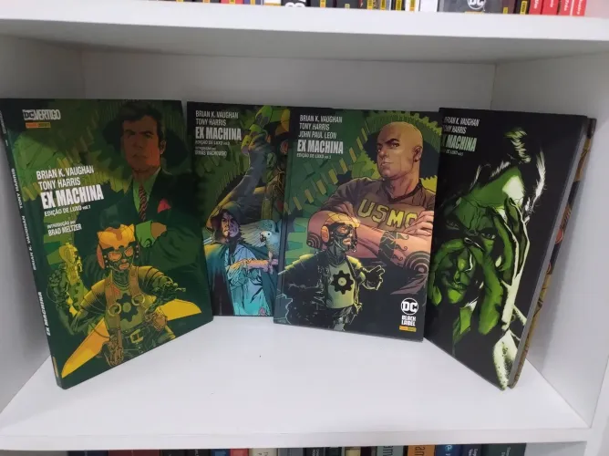 Coleção Ex Machina Vols. 1, 2, 3 e 5 - Edição de Luxo - CAPA DURA