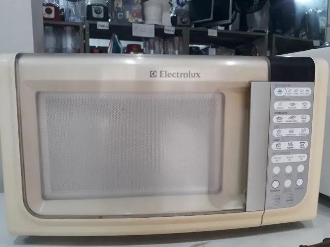 Microondas Electrolux MEF33 23L 