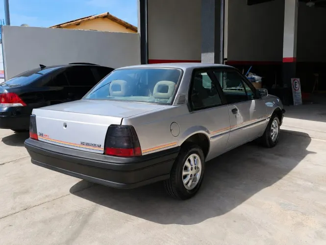 Chevrolet Monza GL 1.8 Efi/ SL/ L/ 650/barc. 2e4p (álcool) 1992