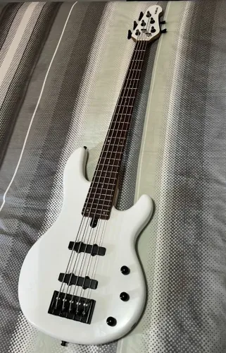 Baixo Yamaha BbN5 ( Yamaha,Fender,Warwick,MúsicMan,Tagima)