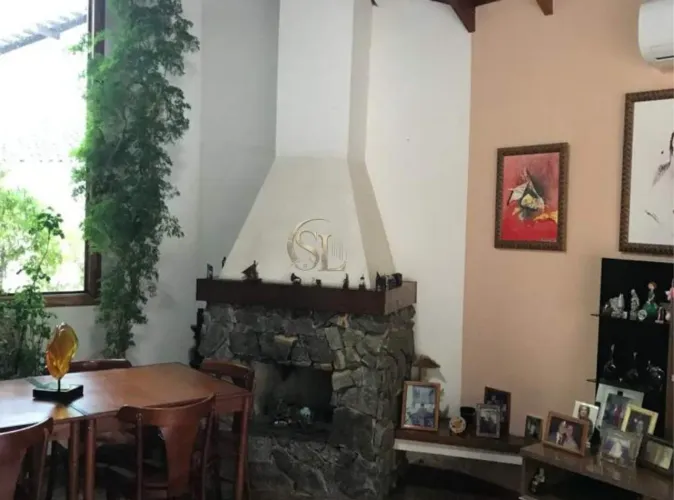 Casa à venda na Vila Oliveira em Mogi das Cruzes 306 m²