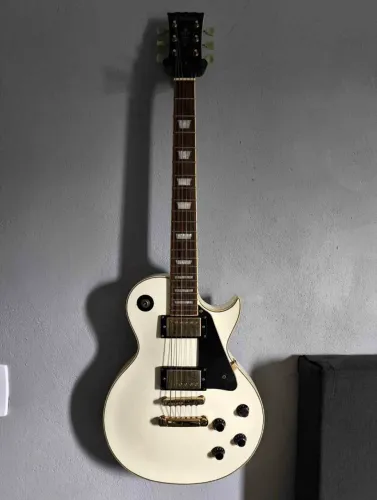 Vintage V100 Alpine White 2019 + Case