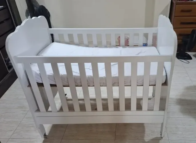 BERÇO PARA BEBE (PODE VIRAR CAMA)