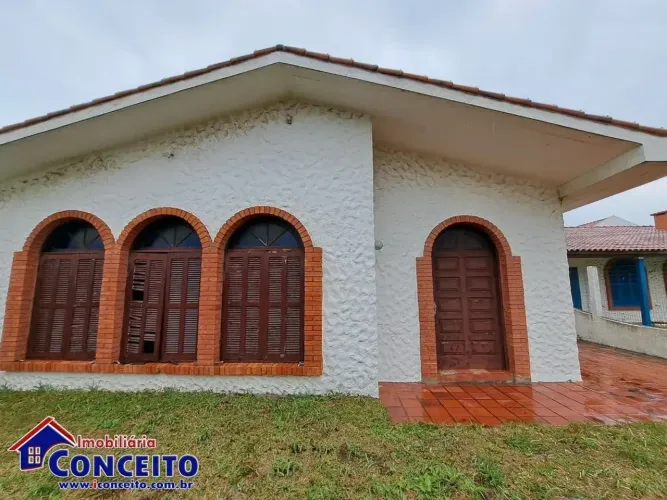 C202 - Residência com 03 suítes próximo ao mar em Santa Terezinha