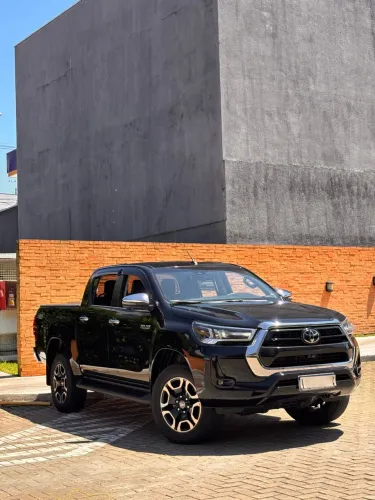 Toyota Hilux CD SRX 4X4 2.8 TDI 16V Diesel Aut. 2023