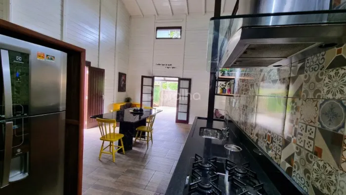 Casa Residencial de 310m² com 5 quartos na Lagoa da Conceição